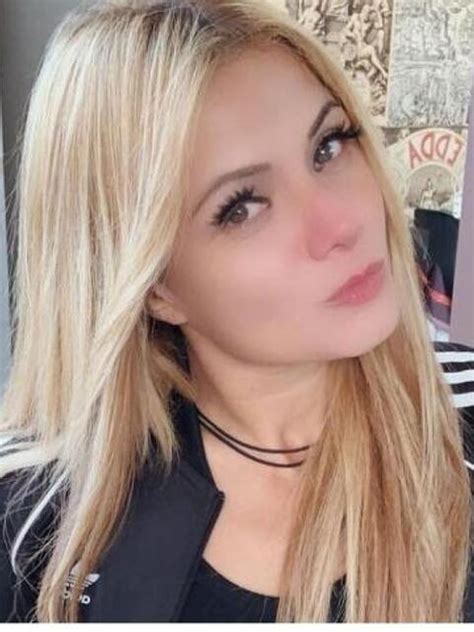 annunci donne napoli bacheca|Escort Napoli, Annunci Donna Cerca Uomo